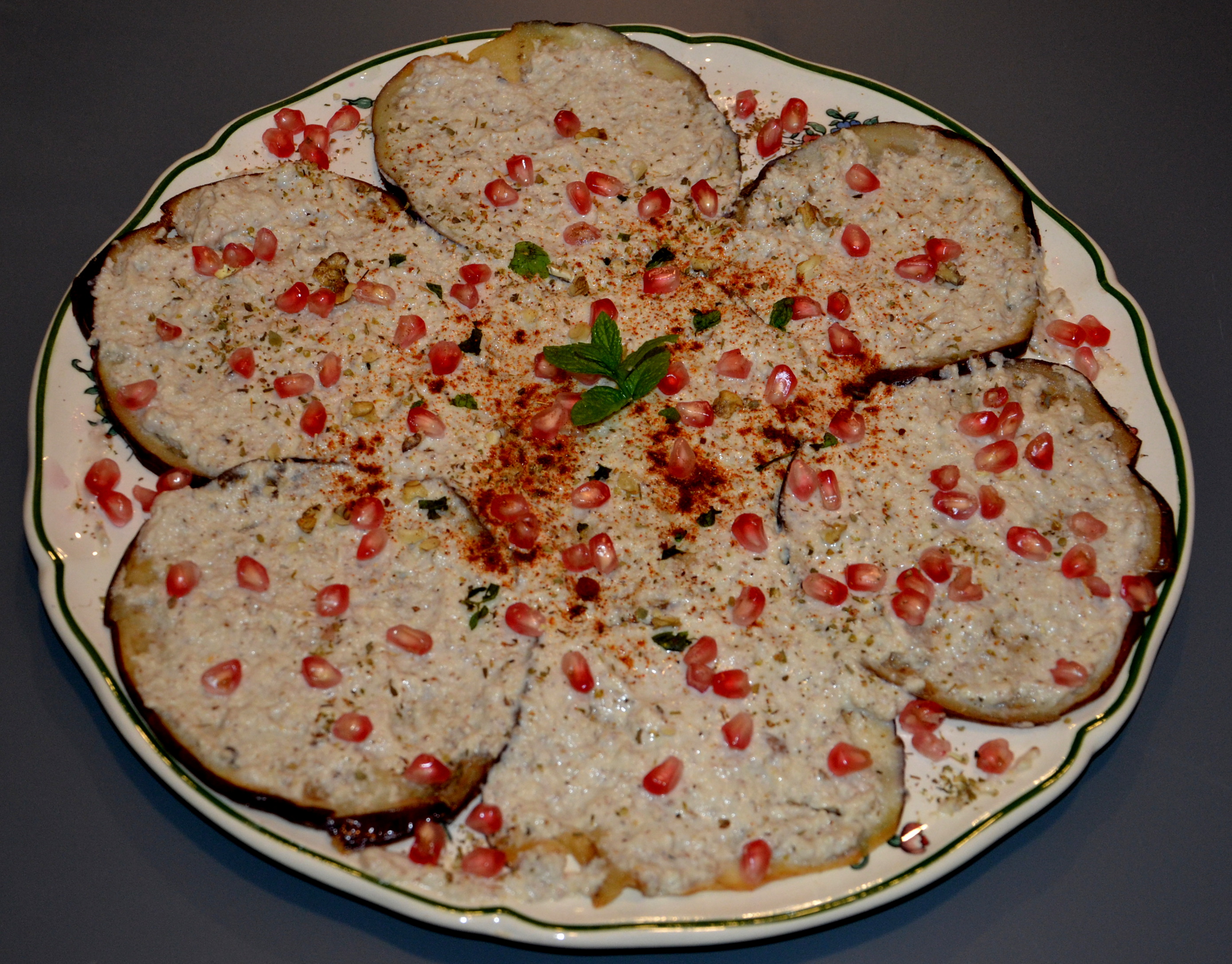 Badrijani – Medaglioni di melanzane con crema di noci