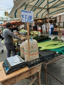 Palermo, Mercato di Ballarò. Vendita di babbaluci
